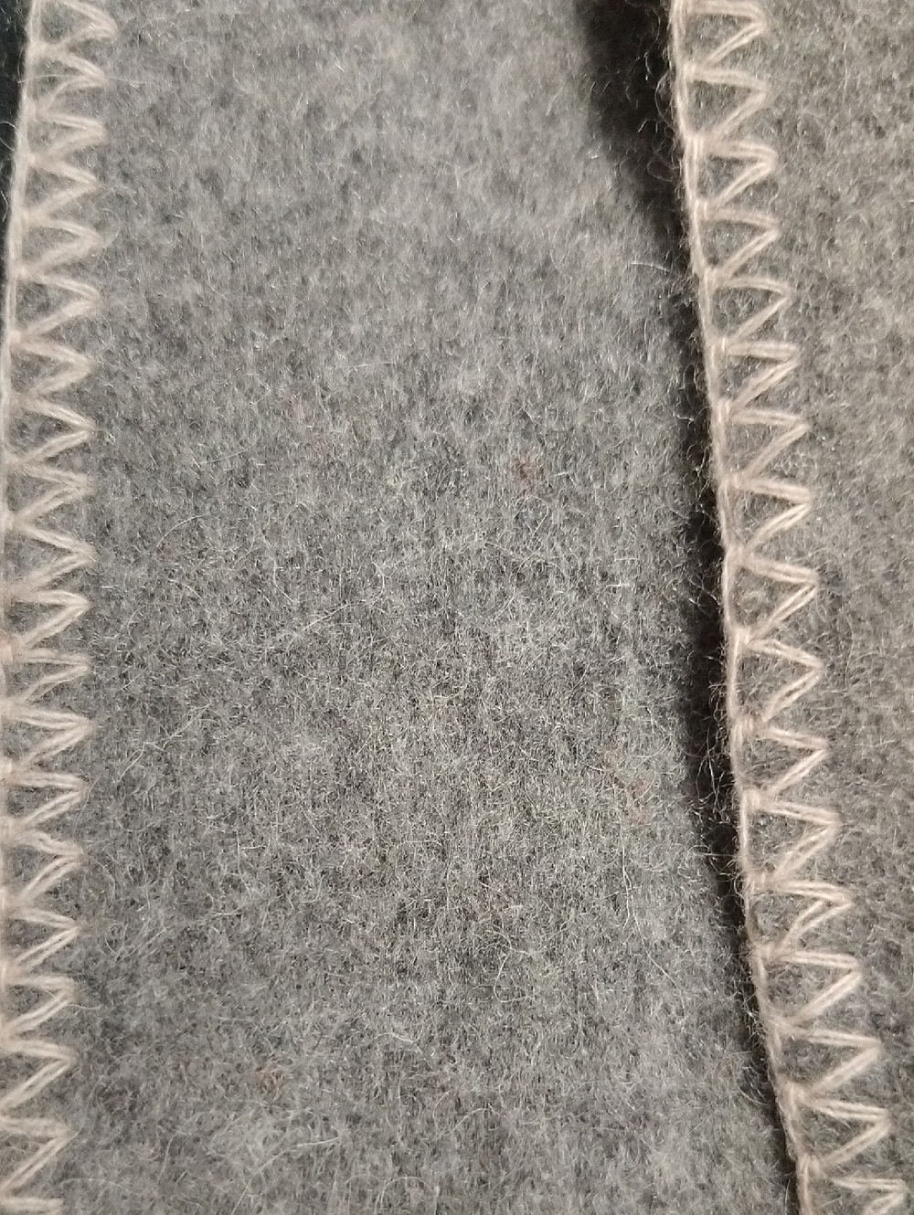 Pendleton Wool Cozy Gray & Cream Plaid Pancho Scarf Wrap Cape- One Size - Picture 4 of 4